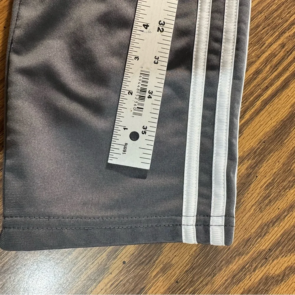 Adidas Boy’s Gray‎ sweatpants with White Stripes. Size L (14-16)